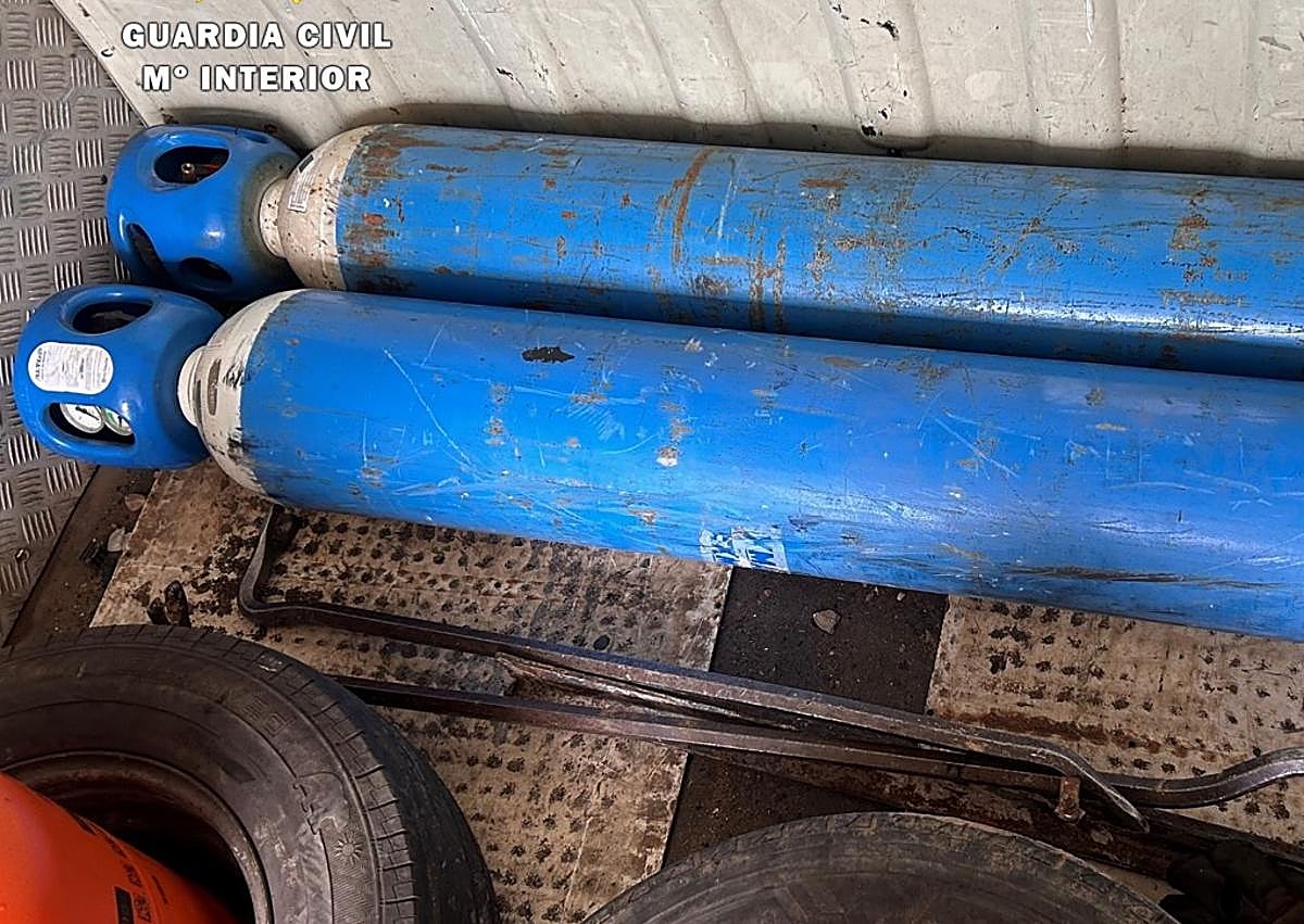 Imagen secundaria 1 - Materiales incautados en la provincia de Burgos.