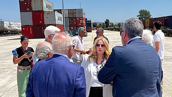 El tren multicliente de 1.800 toneladas que llevará mercancías de Burgos al Puerto de Valencia