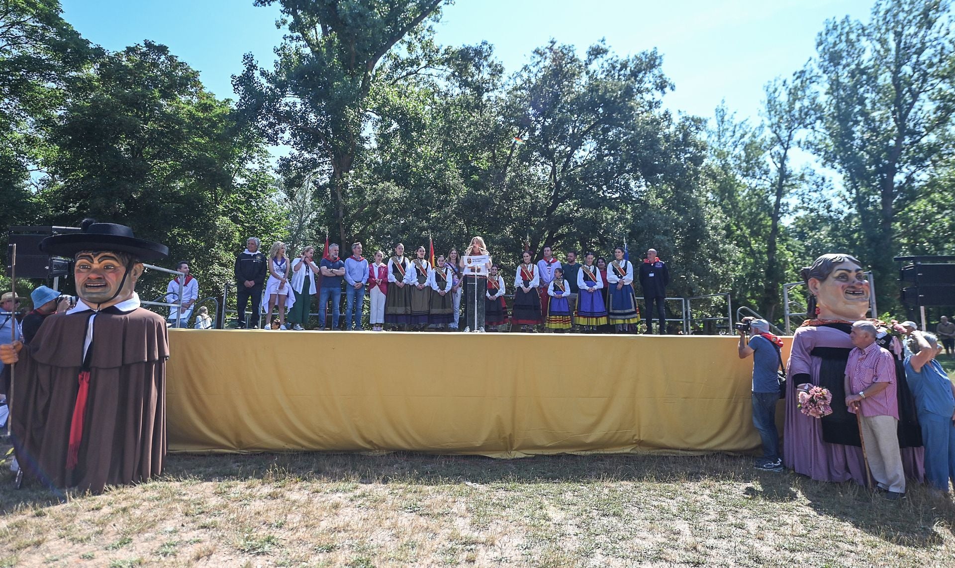 Buros apura las fiestas con el Día de las Peñas