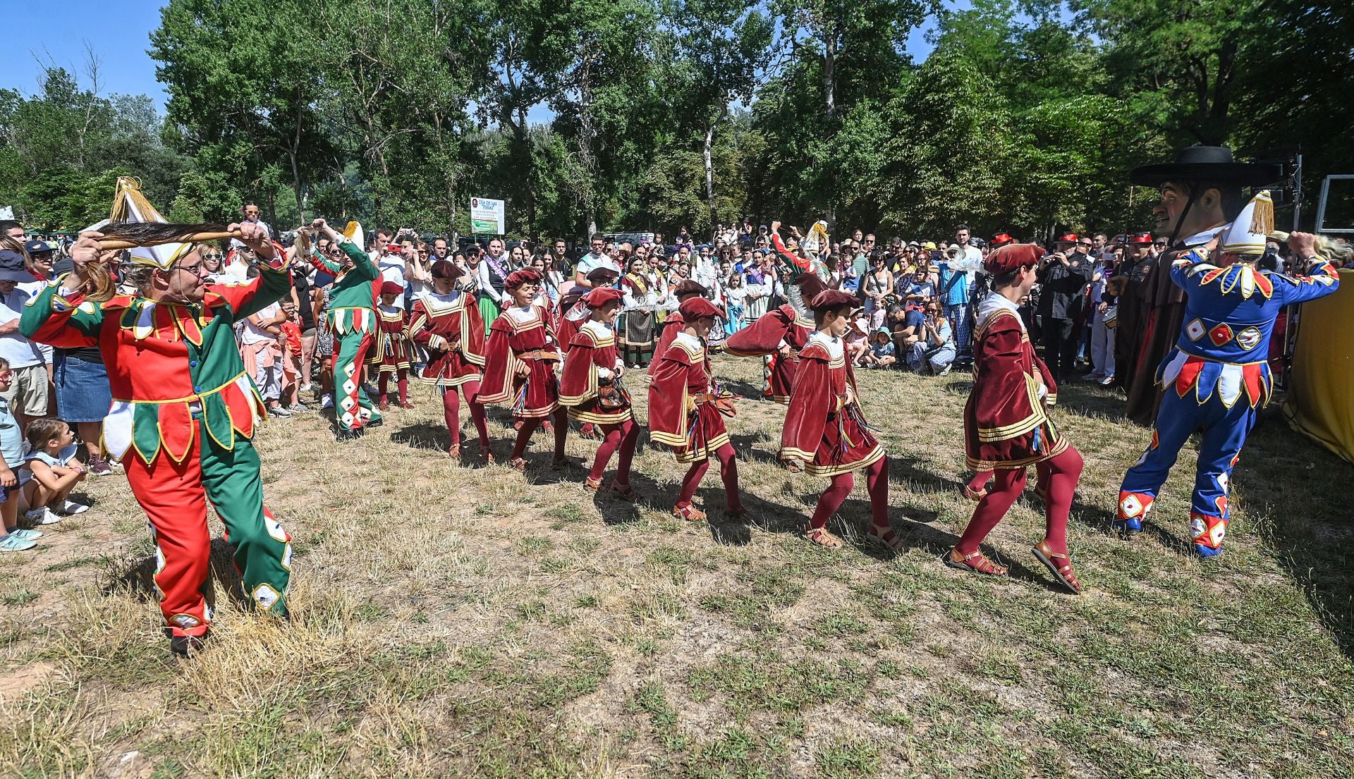 Buros apura las fiestas con el Día de las Peñas