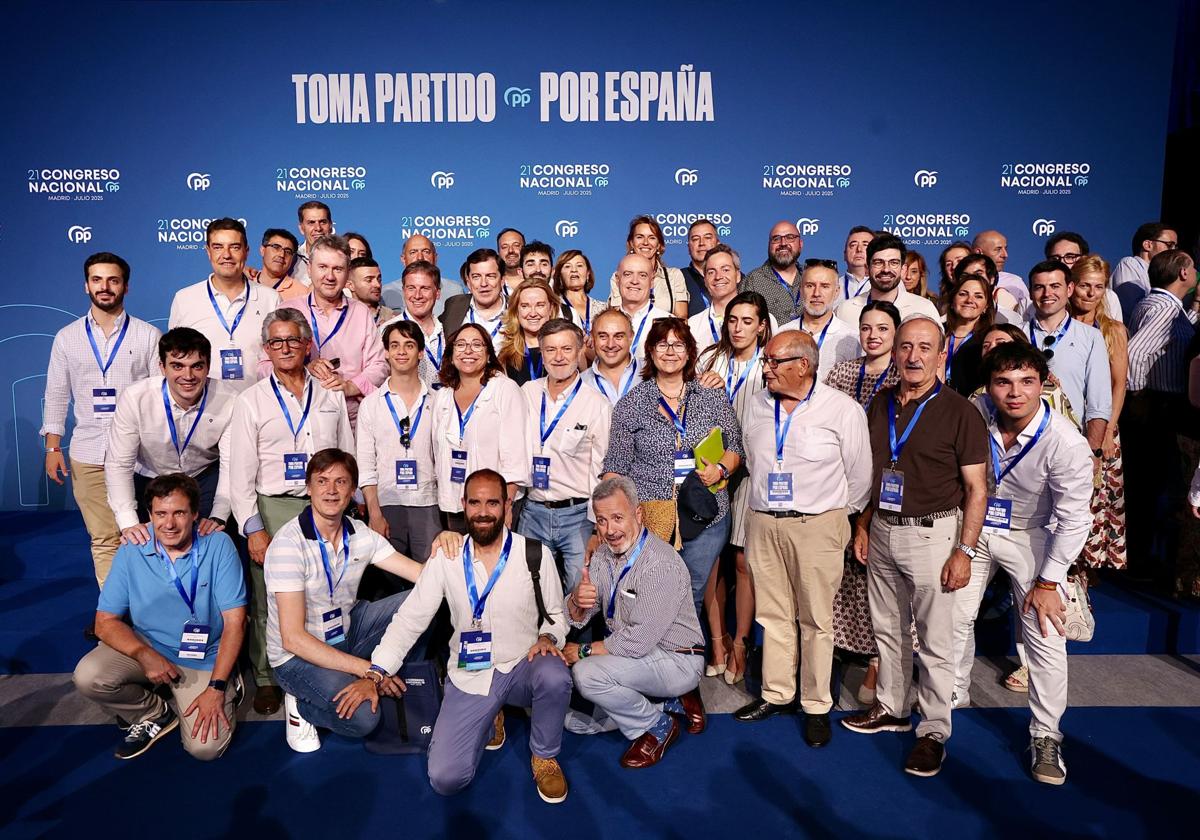 Foto de familia de la delegación de Burgos en el Congreso Nacional del PP.