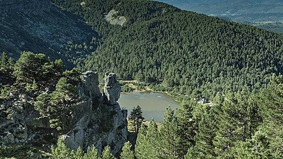 La Junta proyecta un aparcamiento de caravanas en el entorno de las Lagunas de Neila