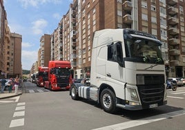 Decenas de camiones desfilaron por las calles de Miranda