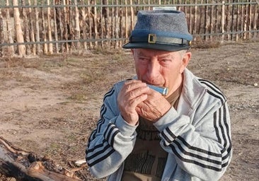 Chomin, el chico burgalés de la armónica de El Bueno, el Feo y el Malo, 60 años después
