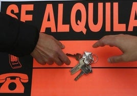 Entrega de llaves de contrato de alquiler.