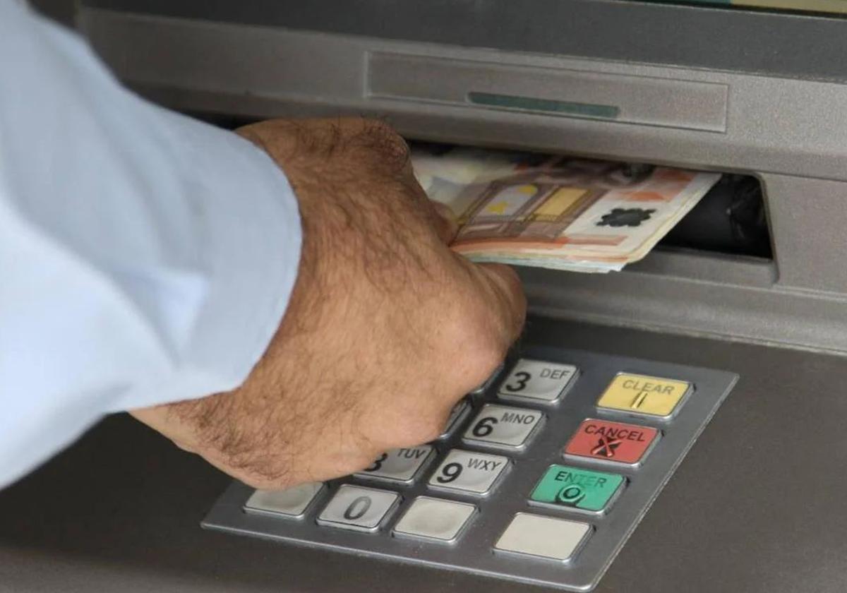 El acesso a dinero en efectivo es vital.