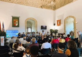 Imagen del acto simbólico de hermanamiento con la Comunidad de Paz de San José de Apartadó.