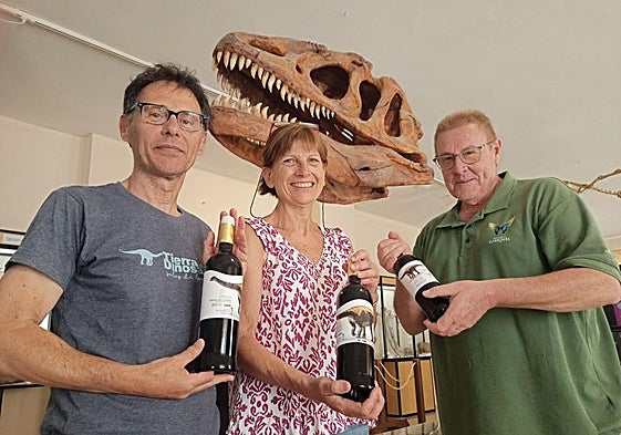 De izda. a dcha, Fidel Torcida, Ada Marcos y Gabriel García.