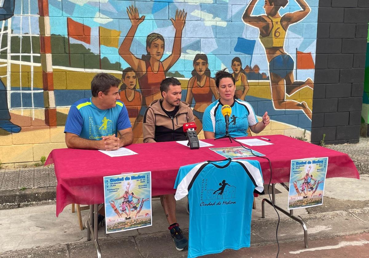 Presentación del XVI Torneo de Balonmano Playa 'Ciudad de Medina'.
