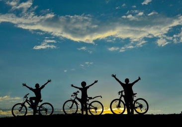 Doce días, 16 jóvenes: la ruta en bici para descubrir proyectos inspiradores del Burgos rural