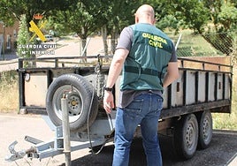 Imagen del remolque sustraído y recuperado.