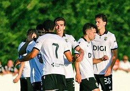 íñigo Córdoba fue el autor de los dos goles.