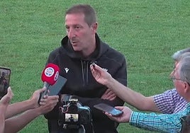 Luis Miguel Ramis atendió las preguntas al final del partido.