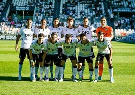 Once titular del Burgos CF frente a la Cultural Leonesa.