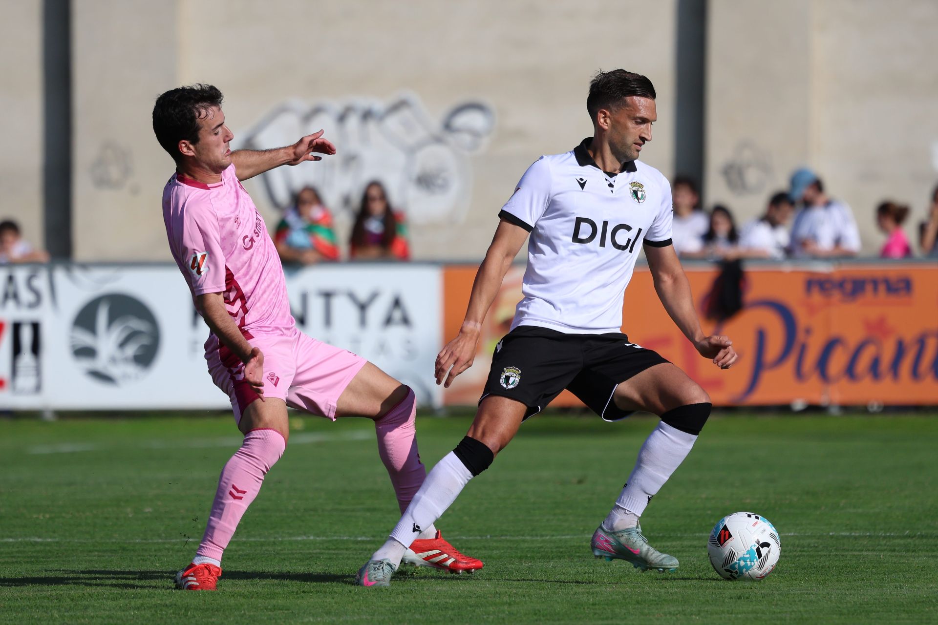 Todas las imágenes del tercer partido de pretemporada del Burgos CF