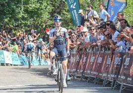 Roger Adriá se impone en la primera etapa de la Vuelta a Burgos