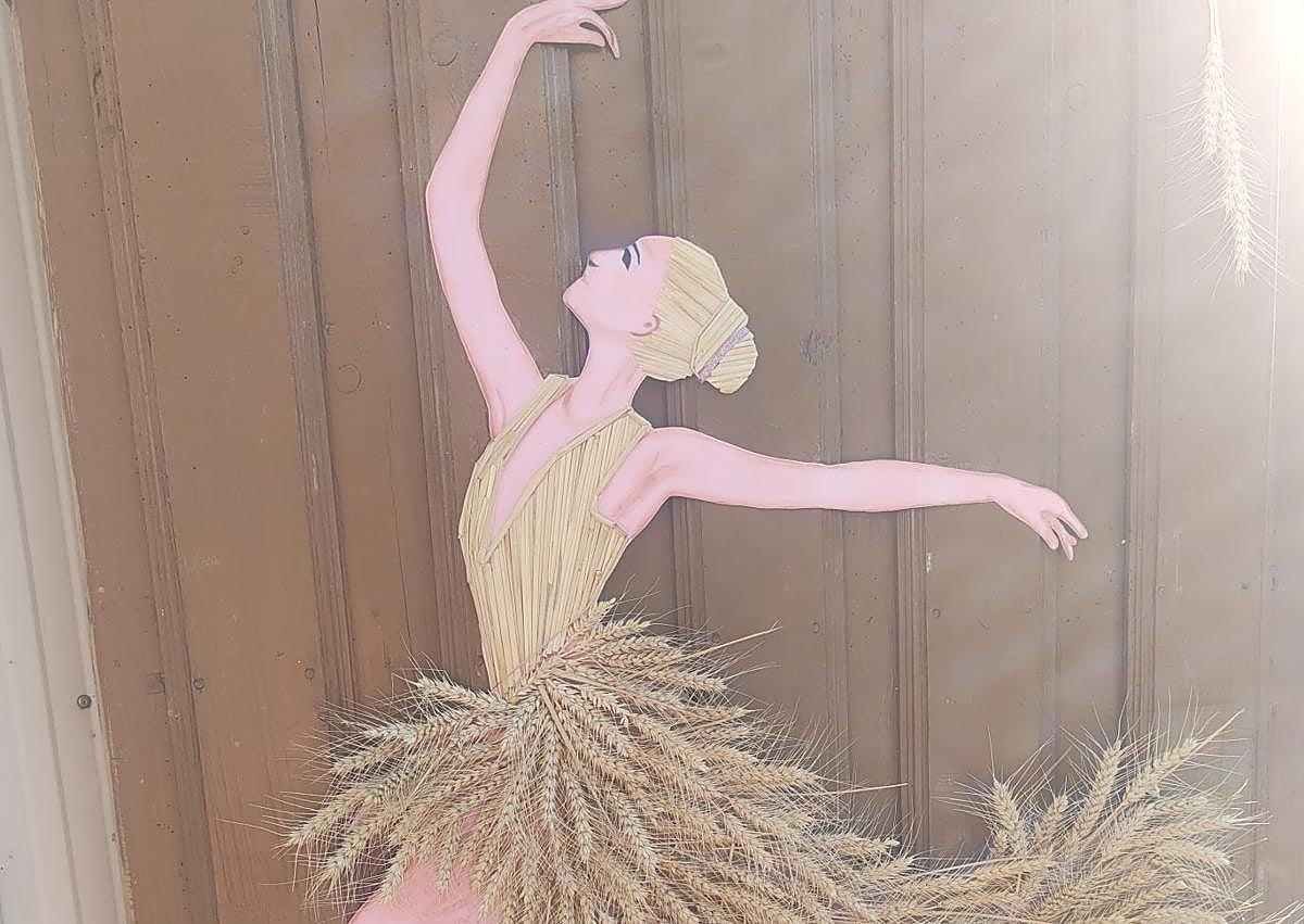 Imagen secundaria 1 - Imágenes de la exposición «Pase-Arte».