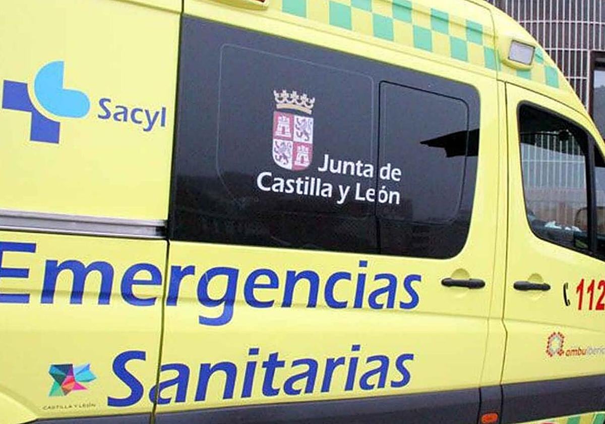 Imagen de archivo de una ambulancia durante una intervención.