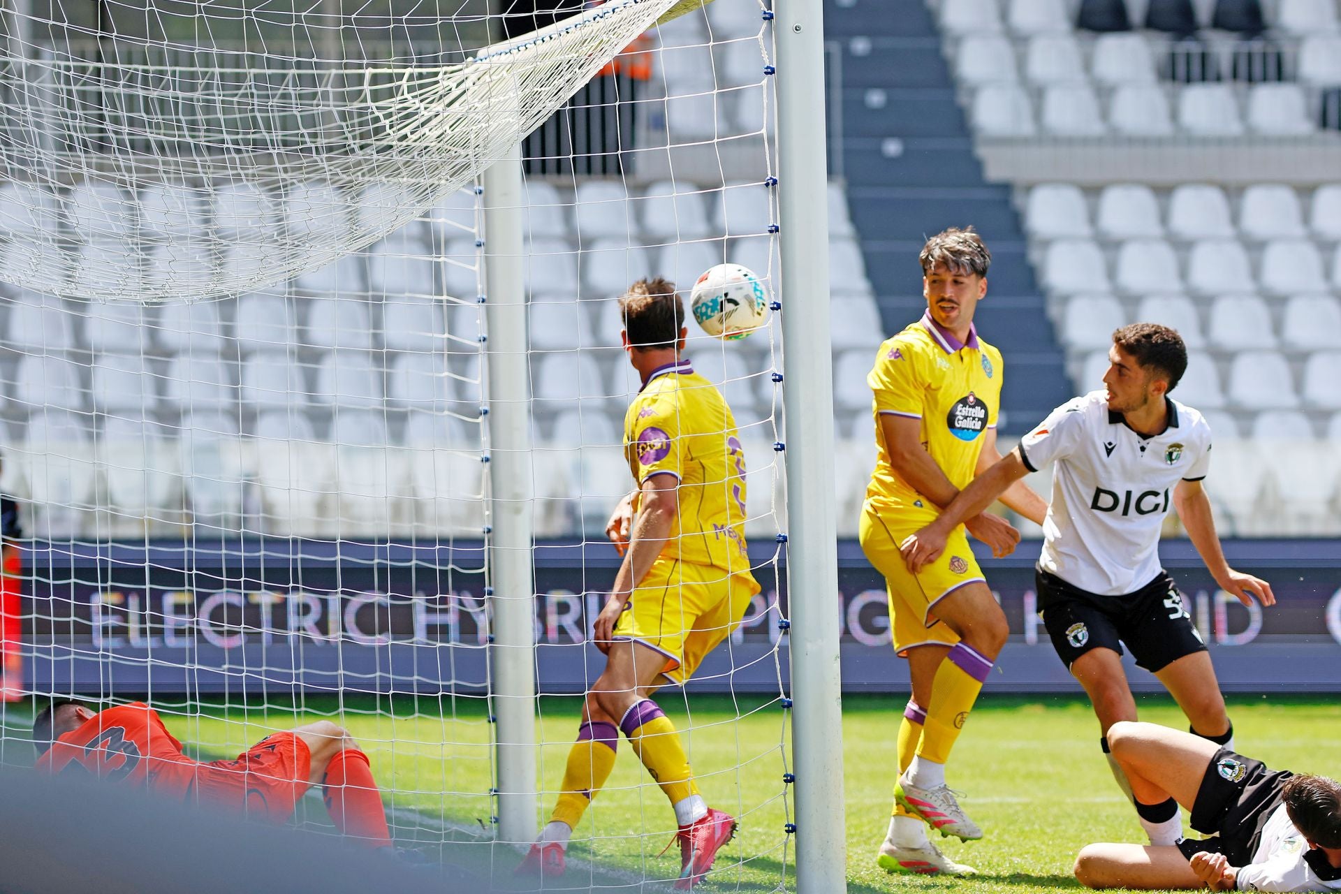 Todas las imágenes del cuarto y último partido de pretemporada del Burgos CF