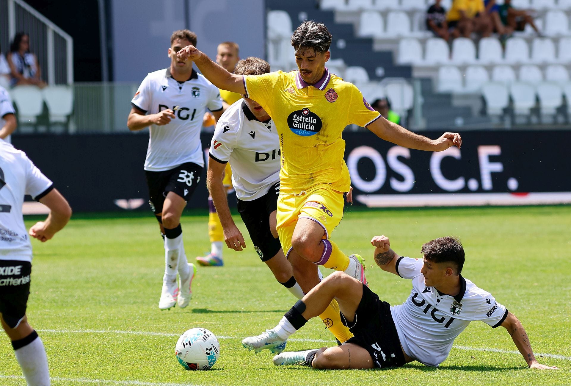 Todas las imágenes del cuarto y último partido de pretemporada del Burgos CF