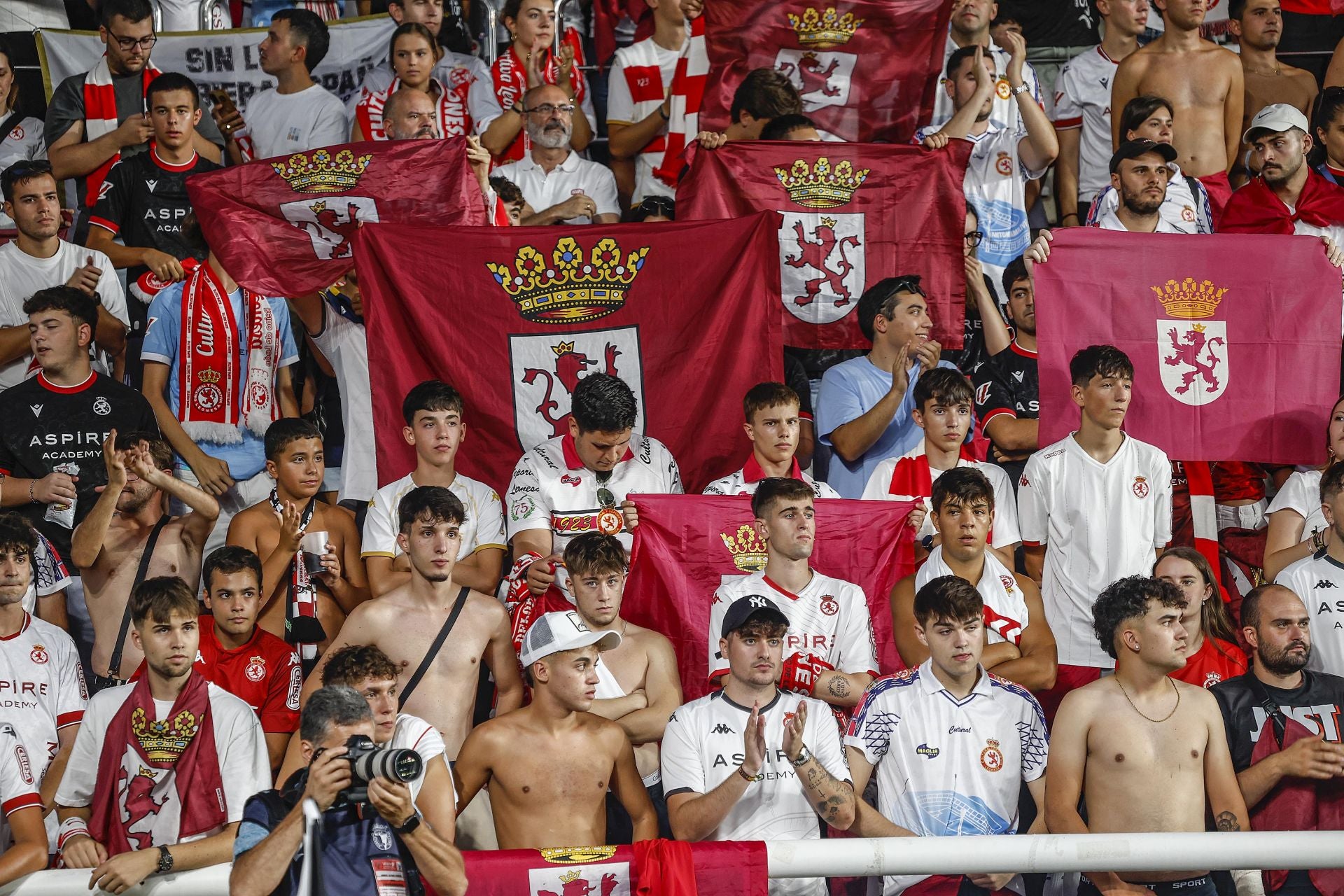 Todas las imágenes del primer derbi entre el Burgos CF y la CyD Leonesa