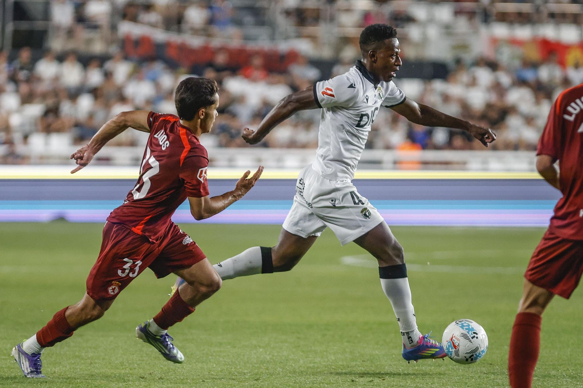 Todas las imágenes del primer derbi entre el Burgos CF y la CyD Leonesa