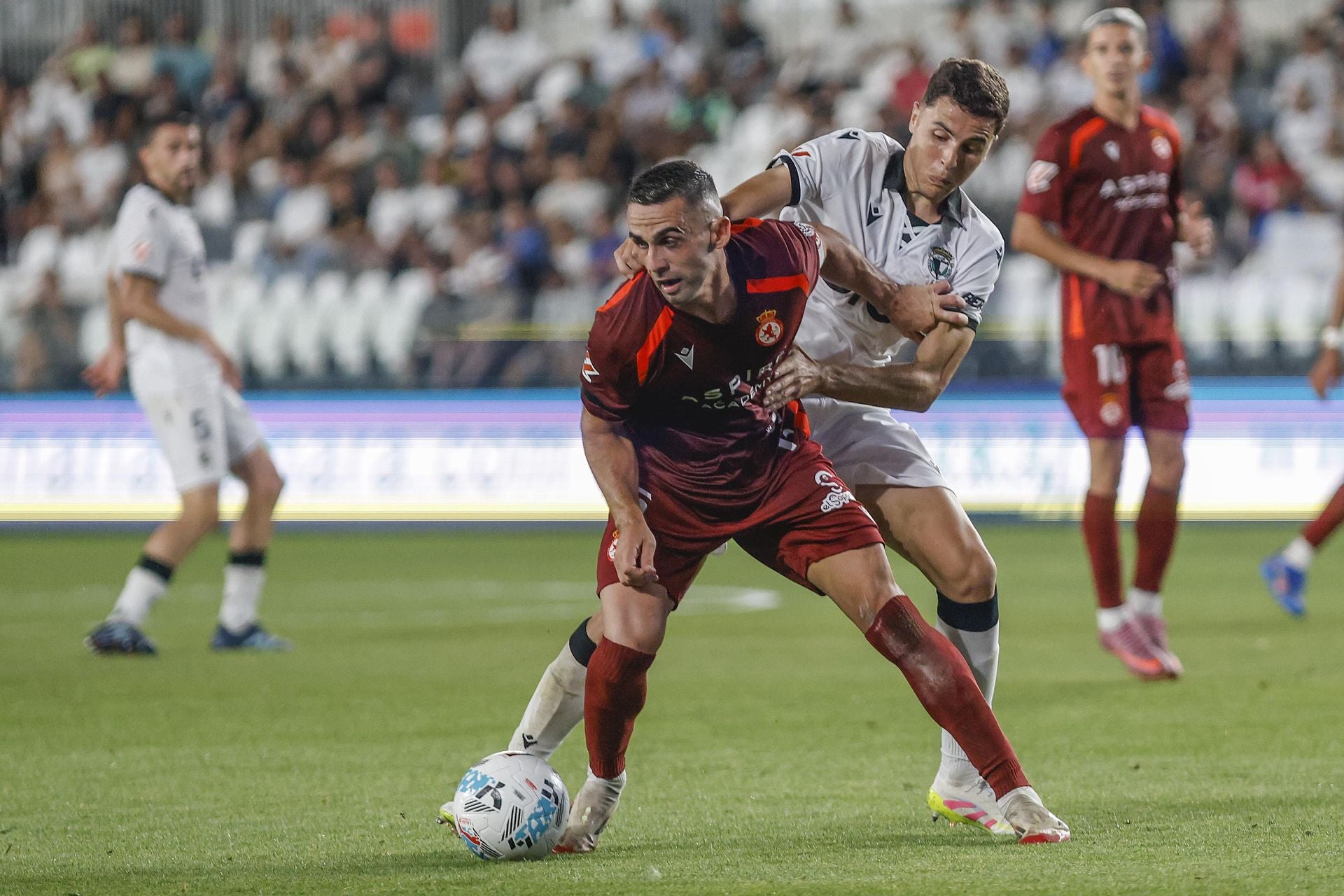 Todas las imágenes del primer derbi entre el Burgos CF y la CyD Leonesa