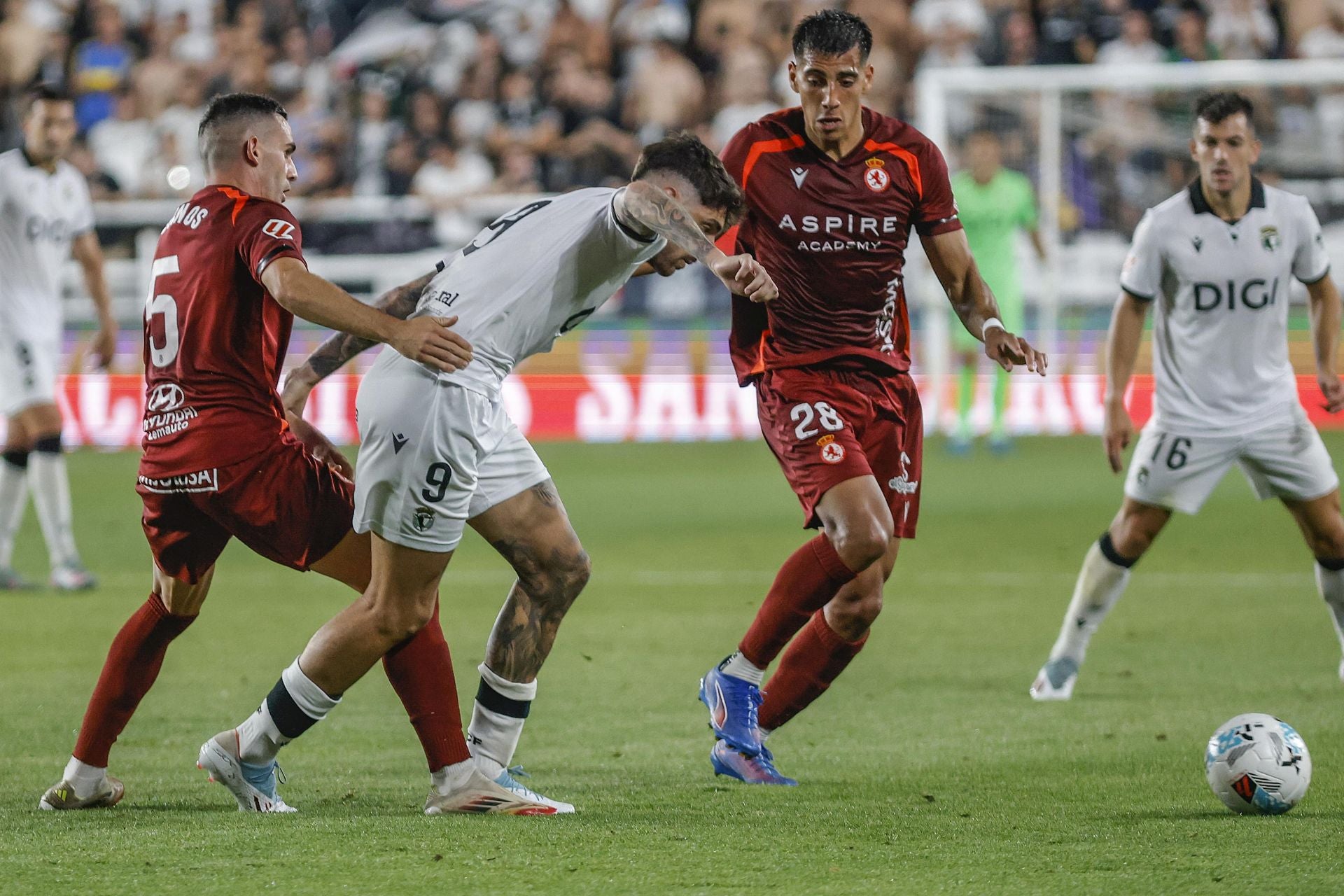 Todas las imágenes del primer derbi entre el Burgos CF y la CyD Leonesa