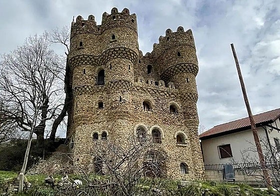 El Castillo de las Cuevas de la localidad de Cebolleros en Burgos