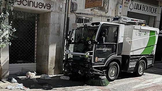10 operarios y 10 máquinas para intensificar la limpieza en los barrios de Burgos