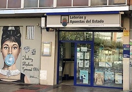 Imagen de una de las dos administraciones de lotería de Burgos donde se ha vendido el primer premio.