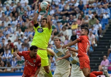 Un Burgos CF muy sólido y serio se lleva un punto de Riazor