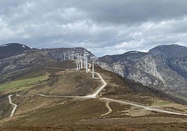 Parque eólico en el puerto de La Sía, Burgos.