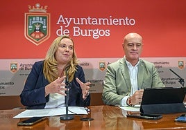 Cristina Ayala, alcaldesa de Burgos, junto al concejal de Hacienda, Ángel Manzanedo.