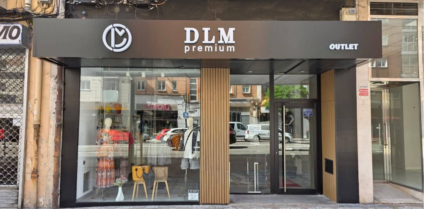 Imagen de la entrada del outlet.