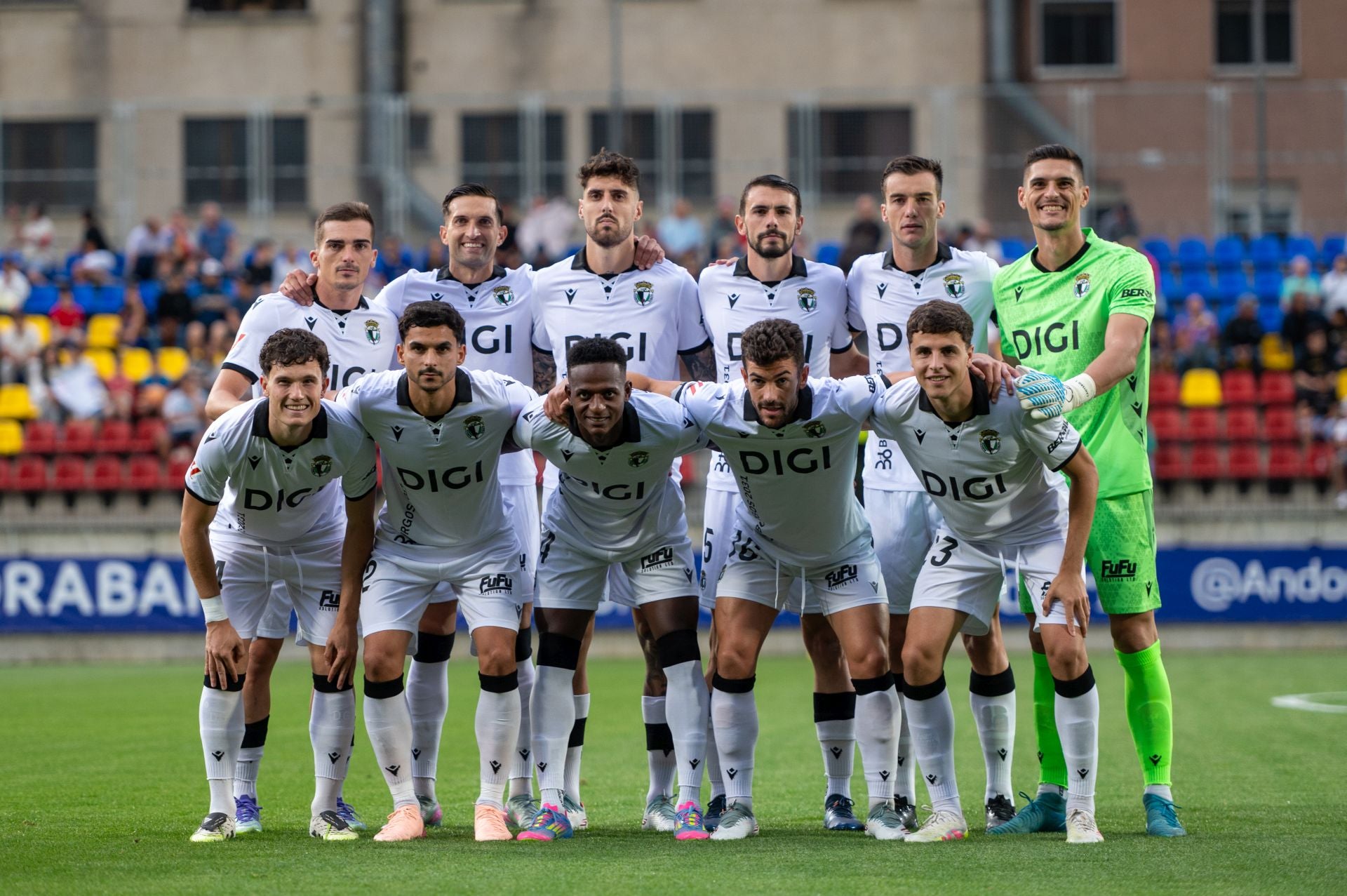 El partido del Burgos CF en Andorra, en imágenes