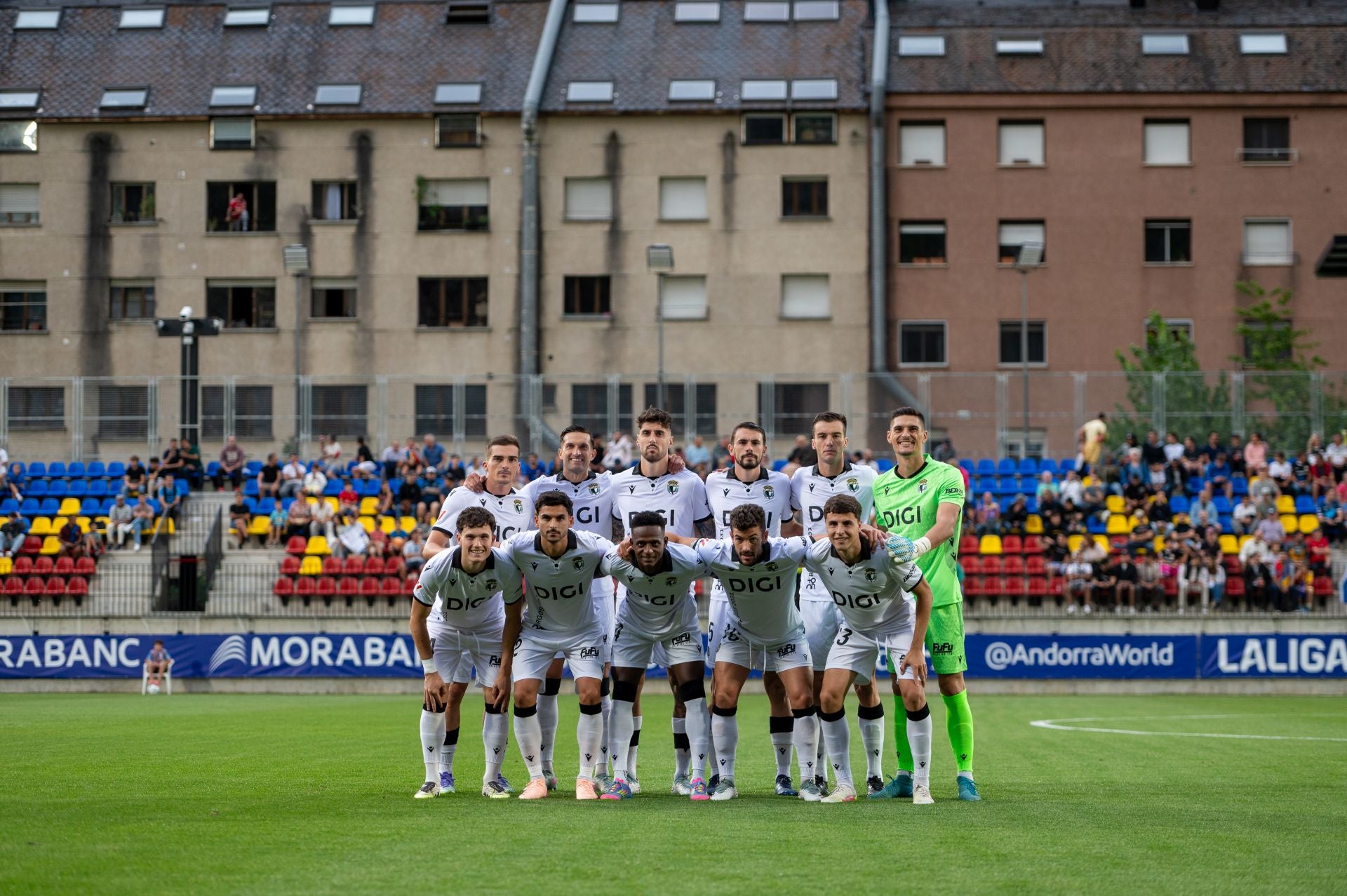 El partido del Burgos CF en Andorra, en imágenes