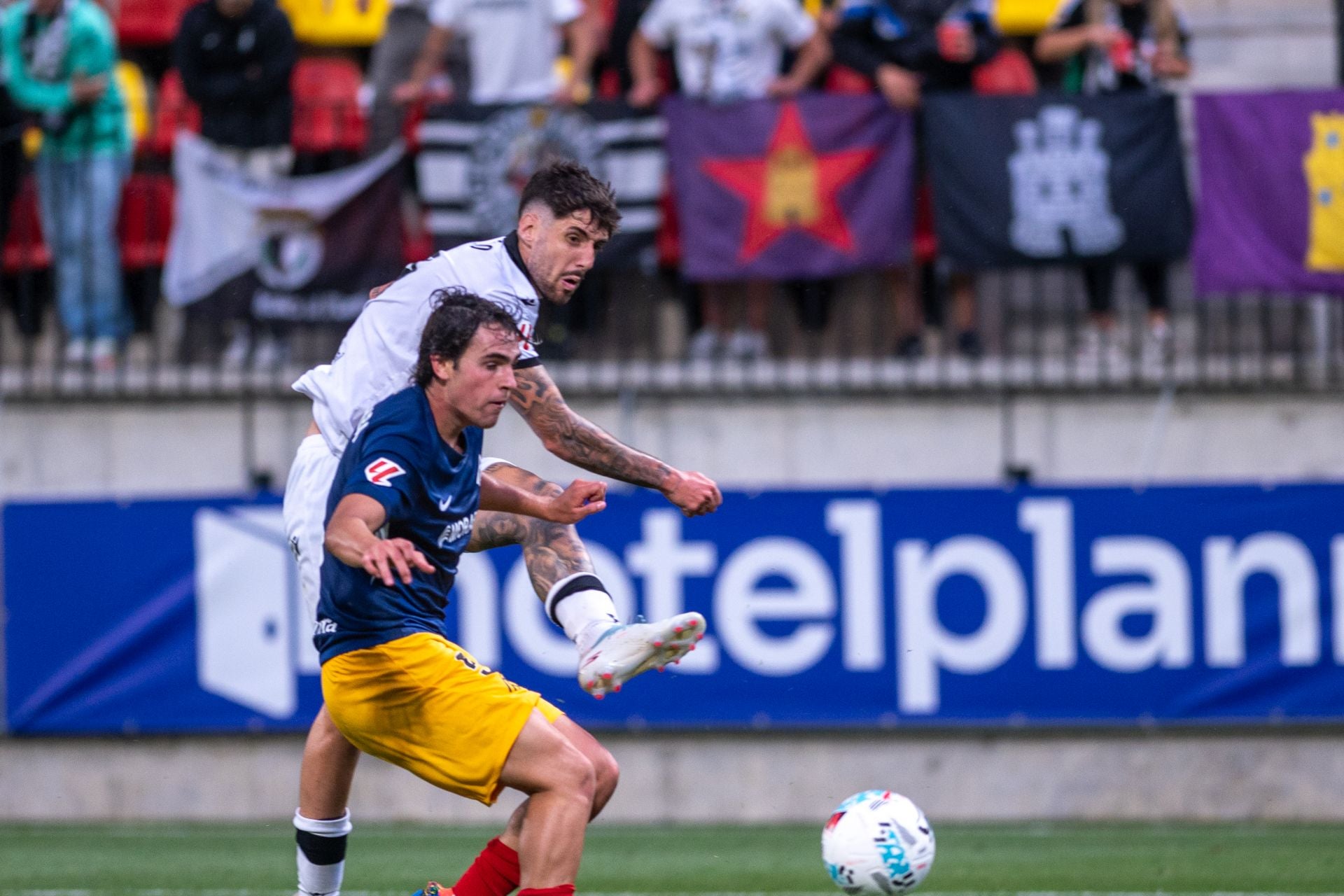 El partido del Burgos CF en Andorra, en imágenes