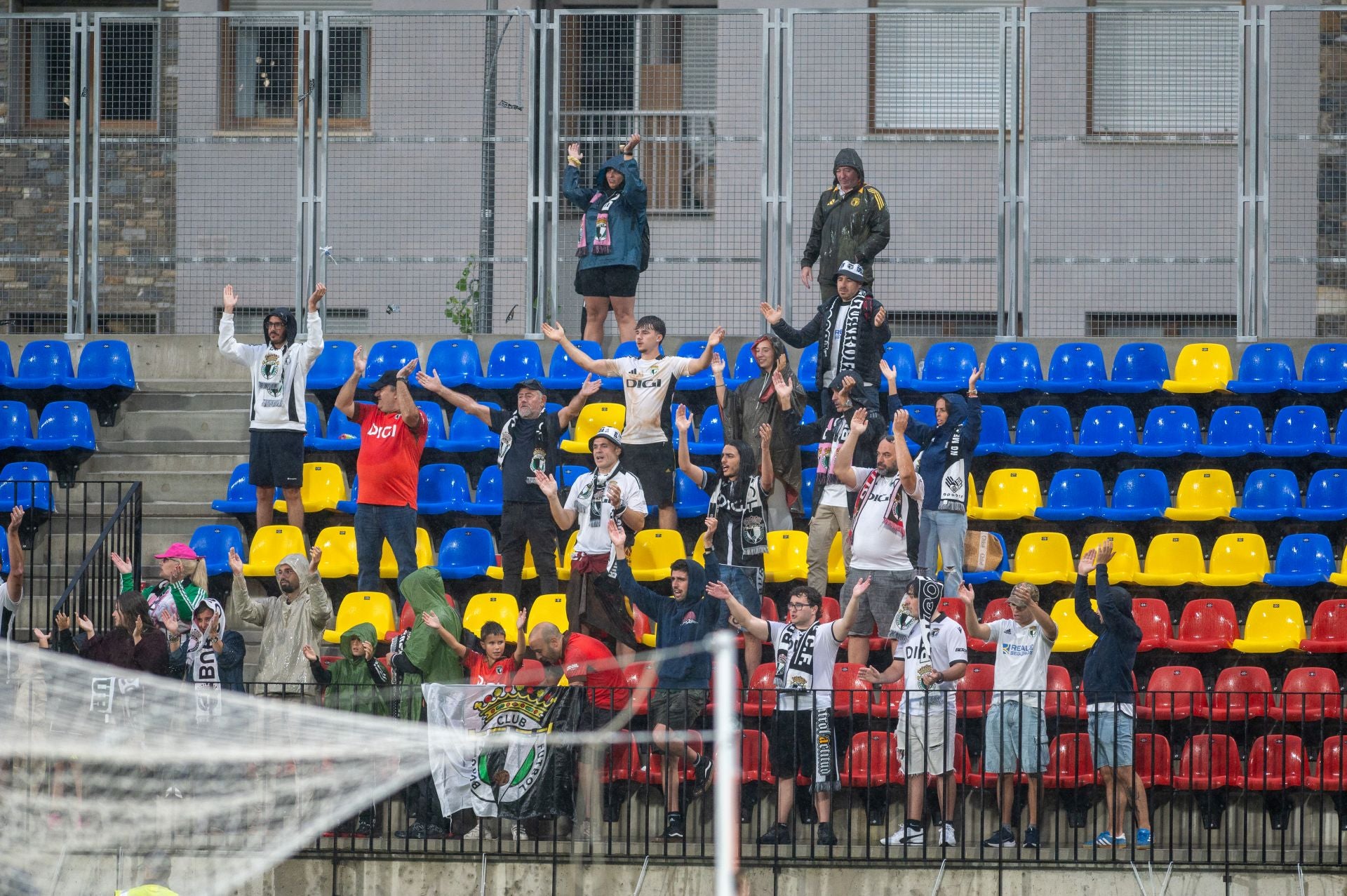 El partido del Burgos CF en Andorra, en imágenes