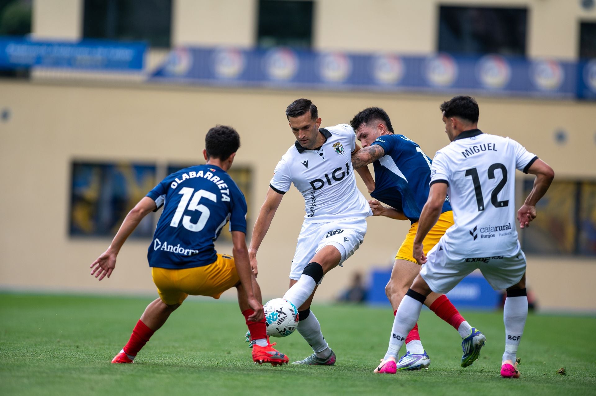 El partido del Burgos CF en Andorra, en imágenes