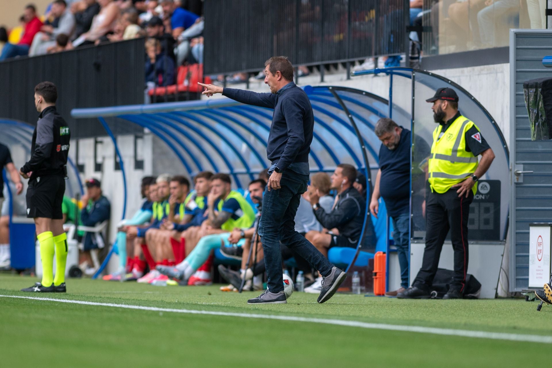 El partido del Burgos CF en Andorra, en imágenes