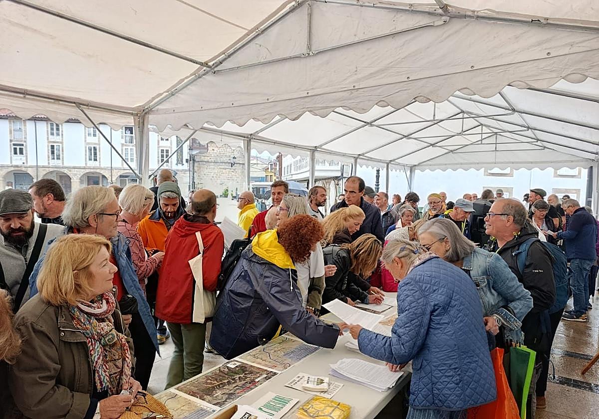 Cerca de 400 alegaciones han recogido en Espinosa de los Monteros contra el parque eólico.