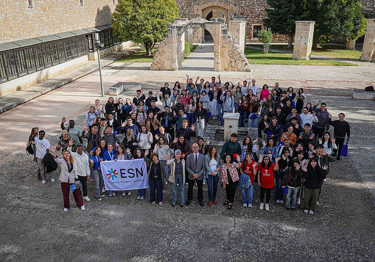 Acto de bienvenida de estudiantes internacionales en la UBU.