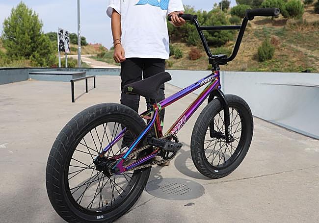 Bicicleta BMX de Izan de la Fuente.