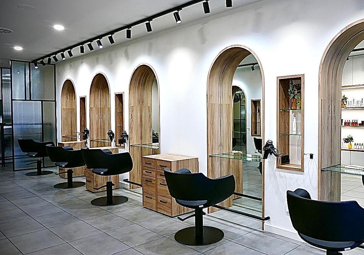 Imagen principal - Peluquería Facciolo renace con estilo: una nueva inauguración que marca tendencia