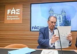 Miguel Ángel Benavente, presidente de FAE, anuncia que no se presentará a la reelección.