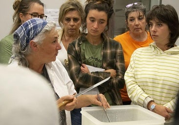 El curso gratuito que enseña a hacer quesos en un pueblo de Burgos