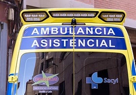 Imagen de una ambulancia de emergencias.