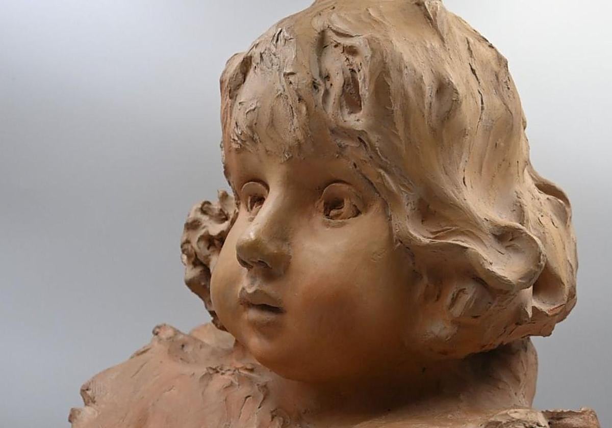Busto de una niña del artista burgalés Simón Calvo Gutiérrez.