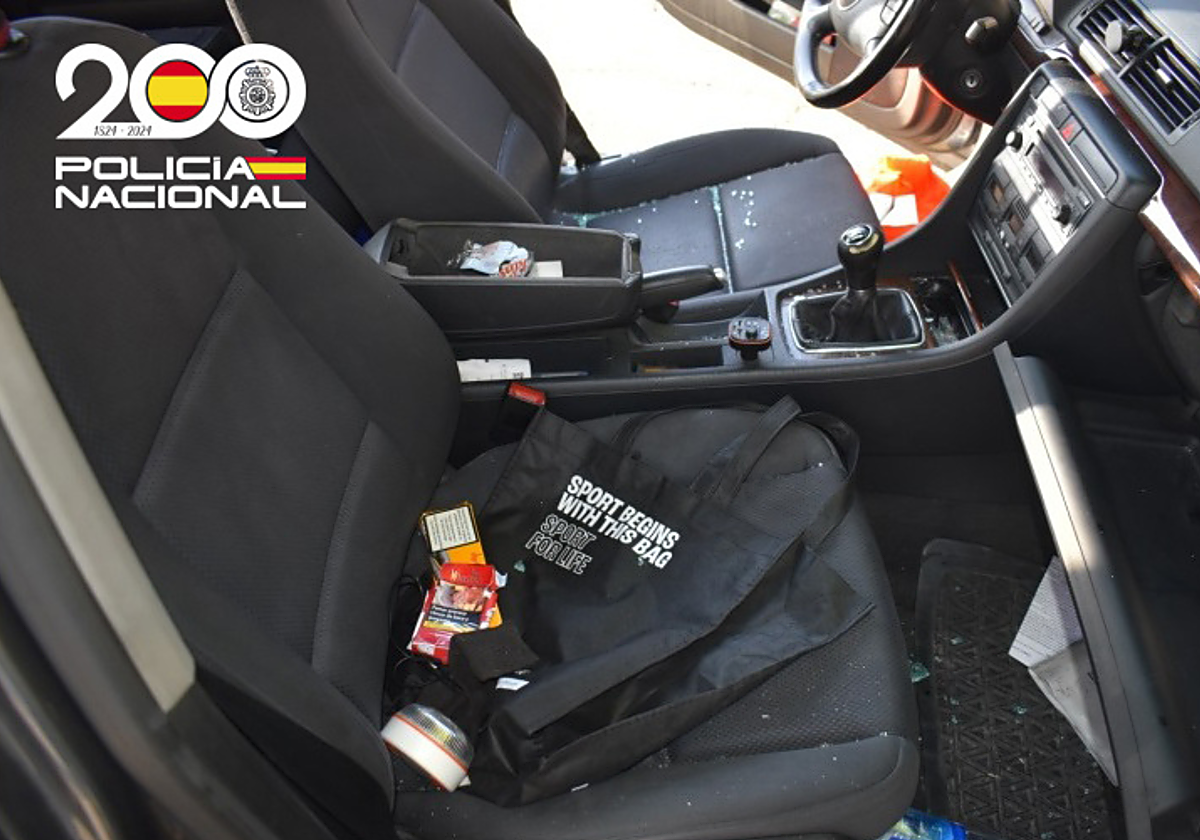 Interior de uno de los coches involucrados en el suceso